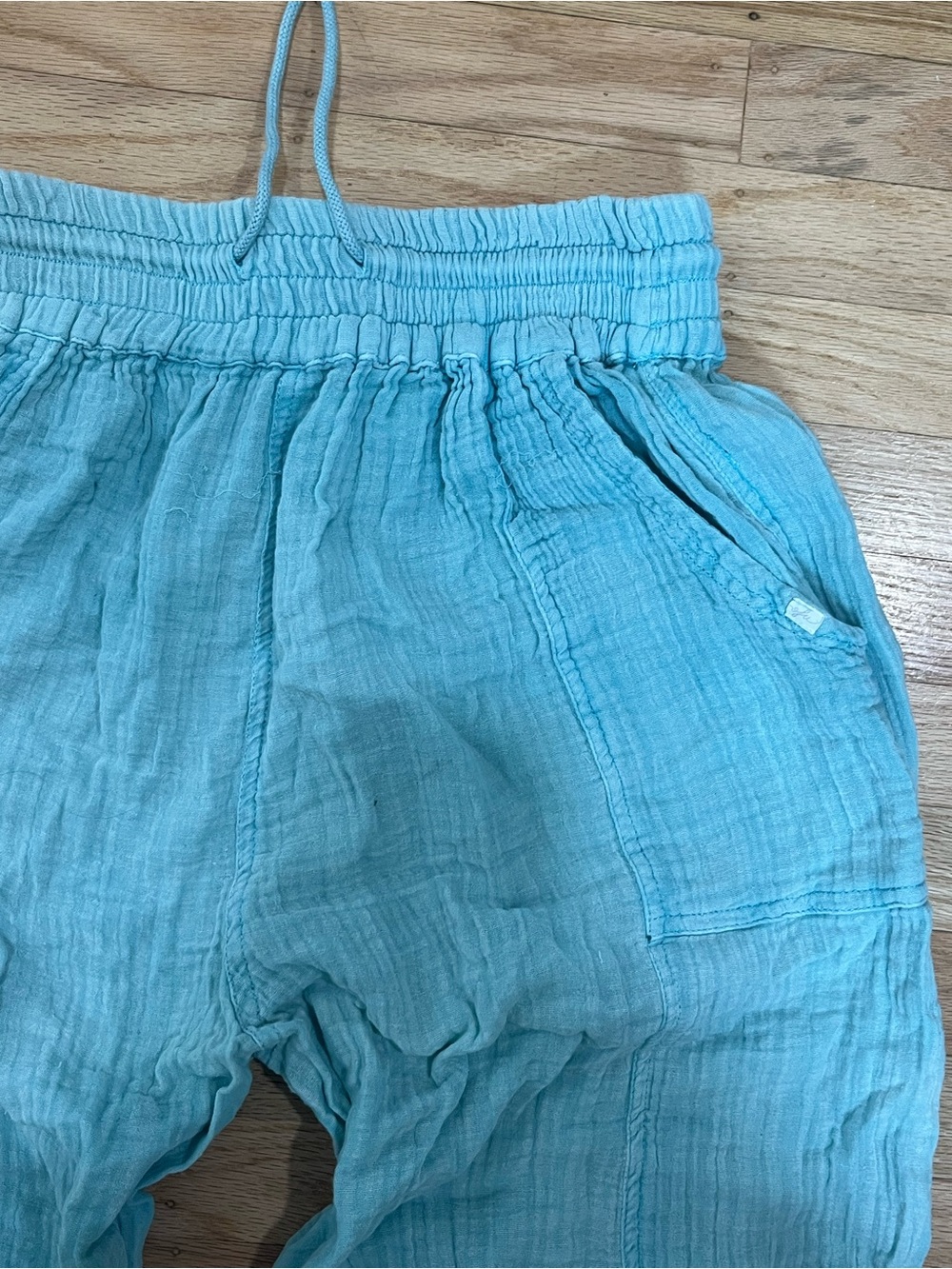 URBAN OUTFITTERS OUT FROM UNDER CARGO PANTS - Picture 2 of 4
